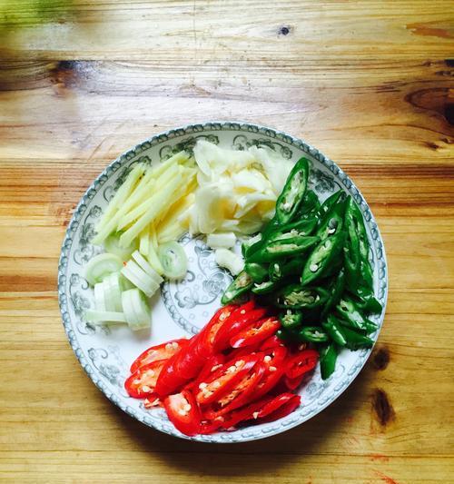 油煎辣椒圈怎么做？步骤和技巧有哪些？  第3张