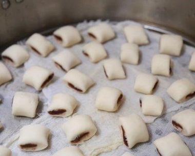 油煎豆沙包怎么做？步骤是什么？