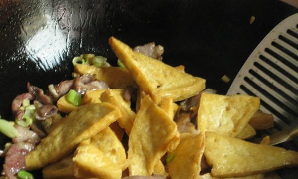 油煎豆腐干的做法是什么？步骤详解及常见问题解答？