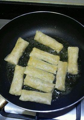 油煎春卷怎么做？步骤和技巧有哪些？  第3张