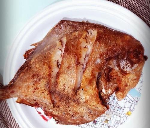 油煎昌鱼的做法是什么？如何确保煎出的昌鱼外脆里嫩？  第2张