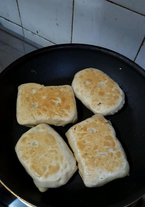 油煎饼的做法是什么？如何在家轻松制作美味油煎饼？