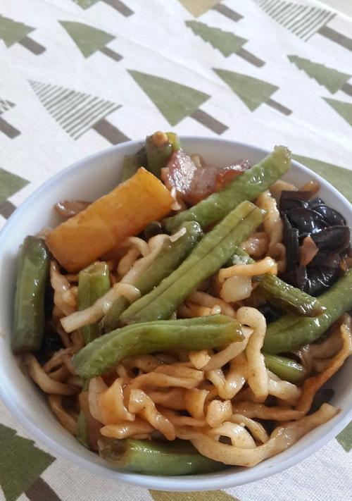 油豆角焖面怎么做？步骤详解和常见问题解答？