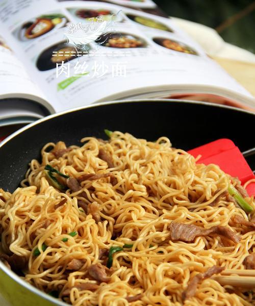 油豆腐肉丝炒面怎么做？步骤和技巧有哪些？