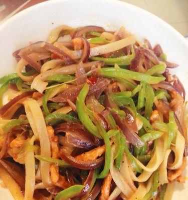 油豆腐肉丝炒面怎么做？步骤和技巧有哪些？  第3张