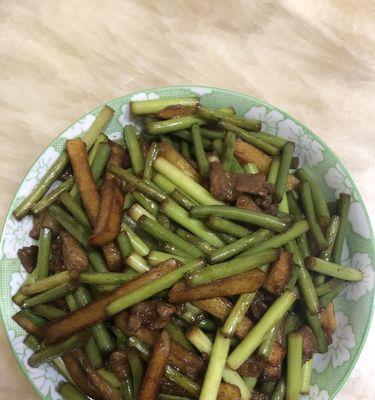 油豆腐炒蒜苔怎么做？步骤和技巧有哪些？  第3张
