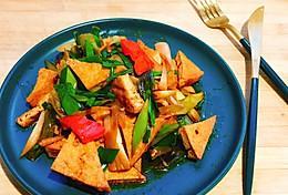 油豆腐炒蒜苗怎么做？步骤和技巧是什么？  第2张