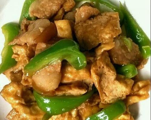 油豆腐炒瘦肉的做法是什么？如何炒出鲜嫩多汁的口感？  第2张