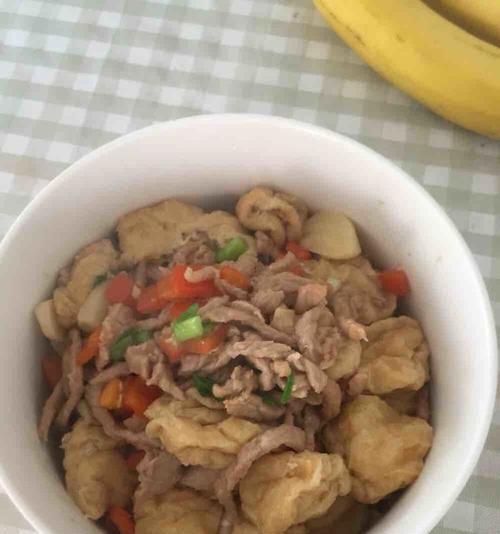 油豆腐炒肉怎么做？步骤和技巧有哪些？