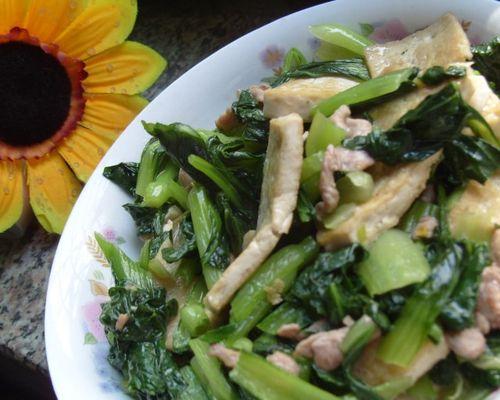 油菜烧豆腐怎么做？步骤和技巧有哪些？