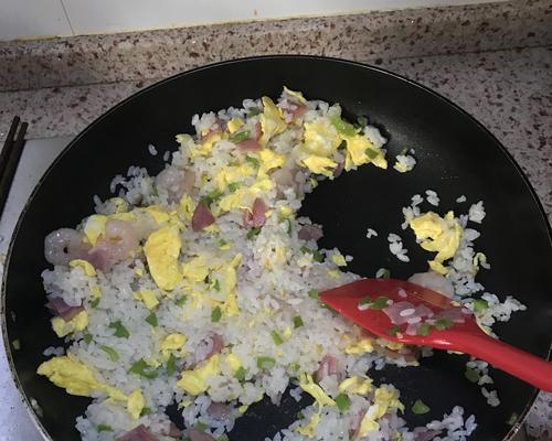 油菜肉丝双黄蛋炒饭怎么做？步骤和技巧是什么？  第2张