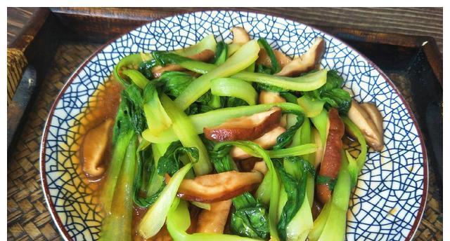 油菜炒香茹怎么做？步骤和技巧有哪些？