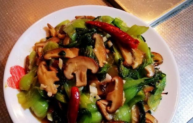 油菜炒香菇怎么做？步骤和技巧有哪些？  第2张