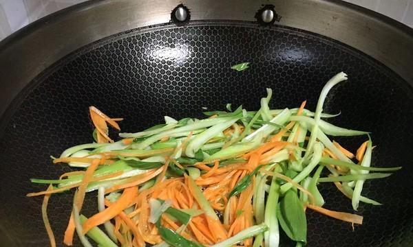油菜炒鸡蛋的做法是什么？步骤详解及常见问题解答？