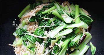 油菜炒鸡蛋的做法是什么？步骤详解及常见问题解答？  第3张