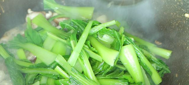 油菜炒蛋的做法是什么？如何炒出鲜嫩可口的油菜炒蛋？