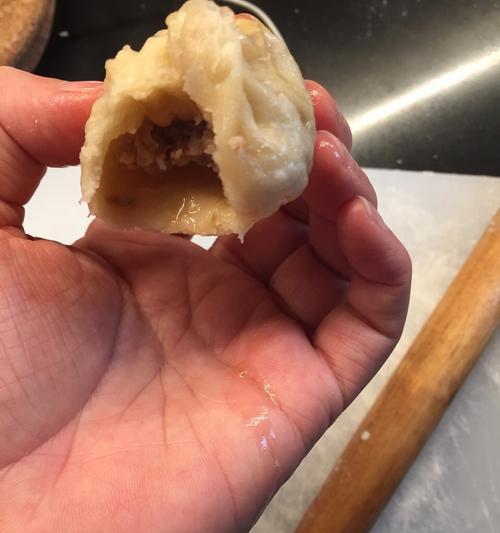 小笼牛肉包子怎么做？步骤和技巧有哪些？  第3张