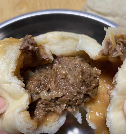 小笼牛肉包子怎么做？步骤和技巧有哪些？  第2张