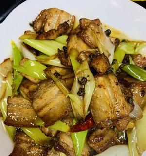 小煎五花肉怎么做？步骤和技巧有哪些？  第3张