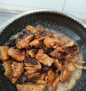 小鸡炖蘑菇土豆的做法是什么？如何做出美味的炖菜？  第3张