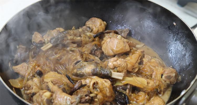 小鸡炖蘑菇粉条怎么做？步骤和技巧有哪些？  第3张