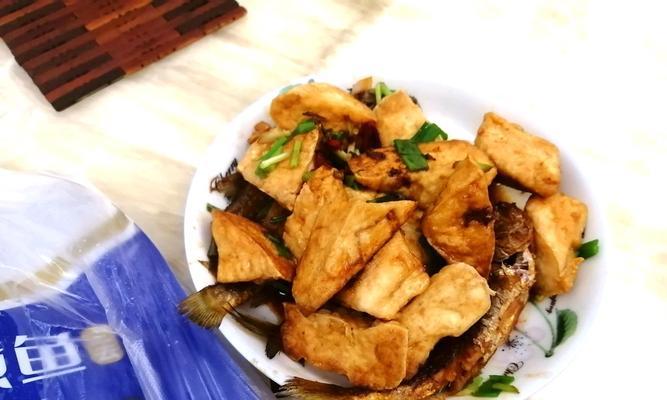 小黄鱼烩豆腐怎么做？步骤和技巧有哪些？  第3张