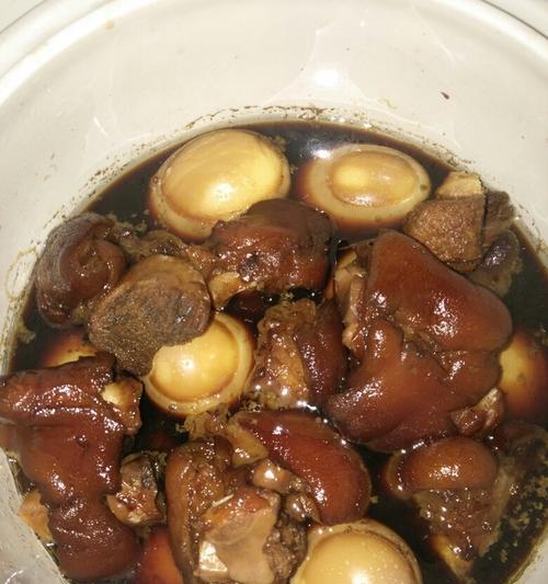 小黄豆炖猪脚肉骨头的做法是什么？如何炖制才入味？  第3张