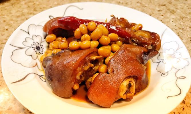 小黄豆炖猪脚肉骨头的做法是什么？如何炖制才入味？  第2张