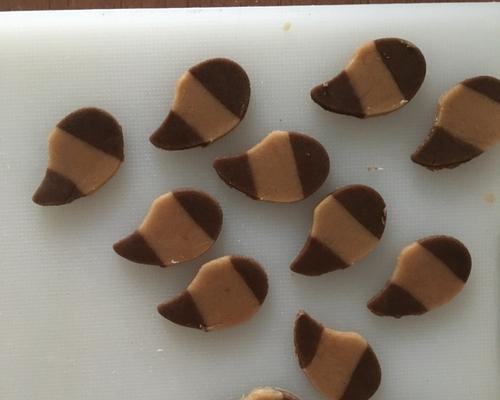 小浣熊饼干的做法？步骤和材料是什么？