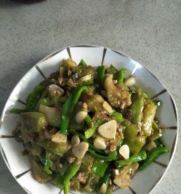 小海鱼干炒茄子怎么做？步骤和技巧有哪些？  第2张