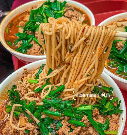 小锅饵丝三层味觉体验的做法是什么？如何在家轻松制作？  第3张