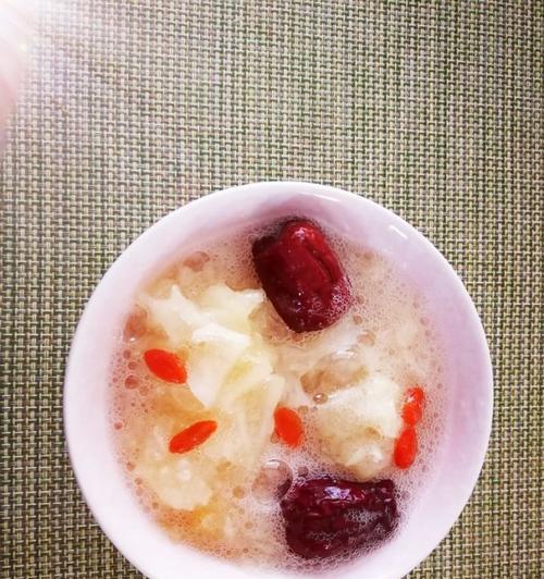 小枸杞粥怎么做？有哪些健康益处？  第3张