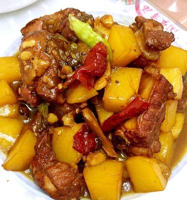 小炖土豆怎么做才好吃？步骤和技巧是什么？