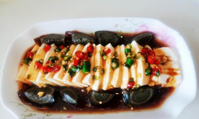 小葱皮蛋拌豆腐怎么做？步骤和技巧是什么？