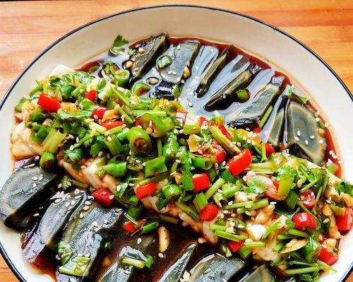 小葱皮蛋拌豆腐怎么做？步骤和技巧是什么？  第3张