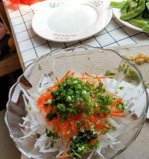 小葱萝卜丝怎么做？步骤和技巧有哪些？