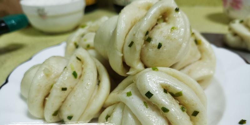 小葱火腿花卷怎么做？详细步骤和技巧是什么？