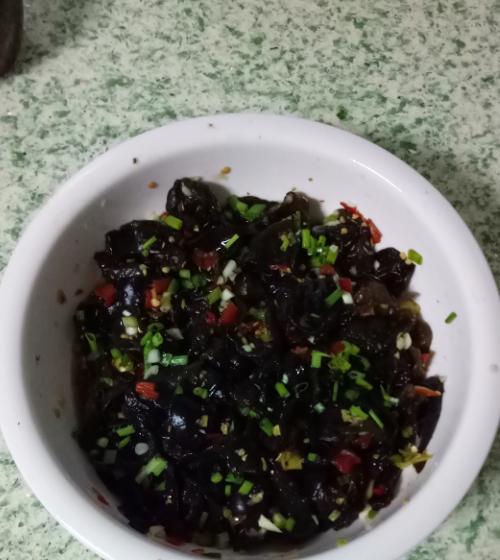 小葱拌木耳怎么做？步骤是什么？