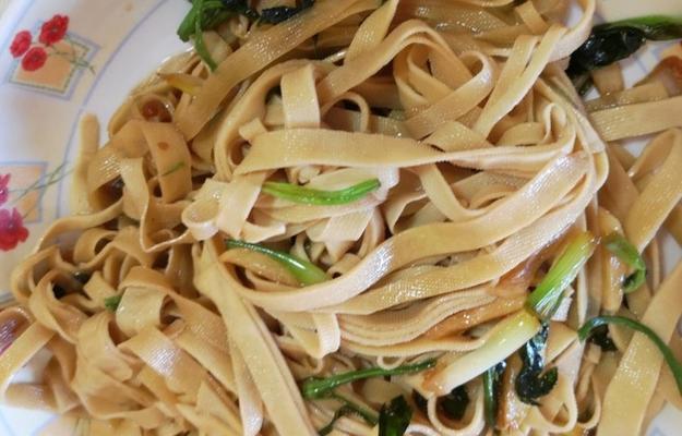 小葱拌豆皮怎么做？详细步骤和技巧是什么？  第3张
