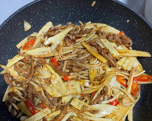 小春笋炒肉加咸菜怎么做？步骤和技巧是什么？