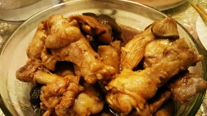 小吃香菇脚的做法是什么？如何在家轻松制作？