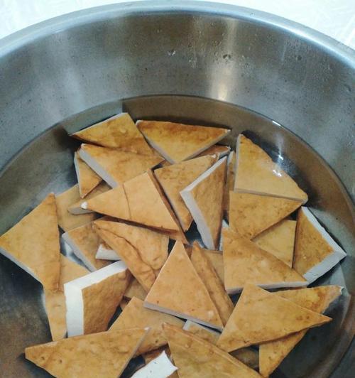 小炒虾皮豆腐干怎么做？步骤和技巧是什么？  第2张