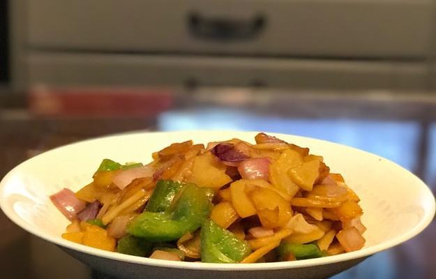 小炒土豆怎么做？简单易学的家常小炒土豆食谱是什么？  第2张