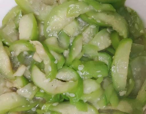 小炒丝瓜怎么做？有哪些简单易学的步骤？  第2张