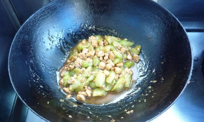 小炒爽滑腾菜怎么做？步骤和技巧有哪些？