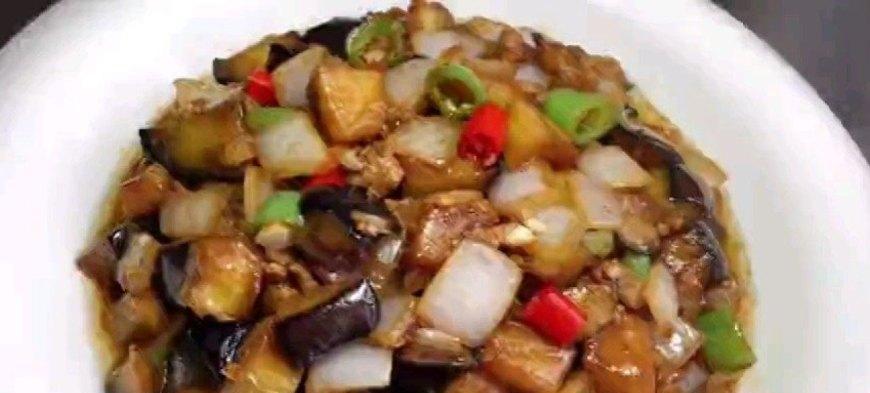 小炒茄子怎么做才好吃？详细步骤和技巧是什么？  第3张