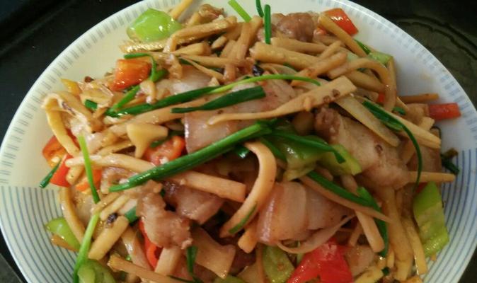 小炒萝卜五花肉怎么做？步骤和技巧有哪些？  第2张