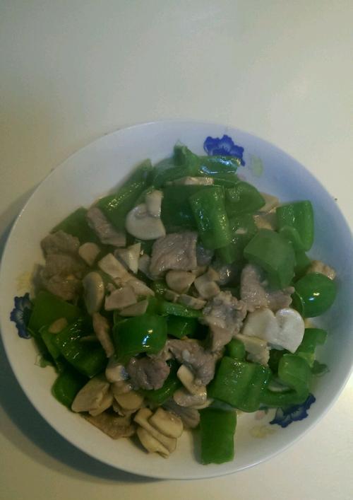 小炒辣椒蘑菇怎么做？步骤和技巧有哪些？