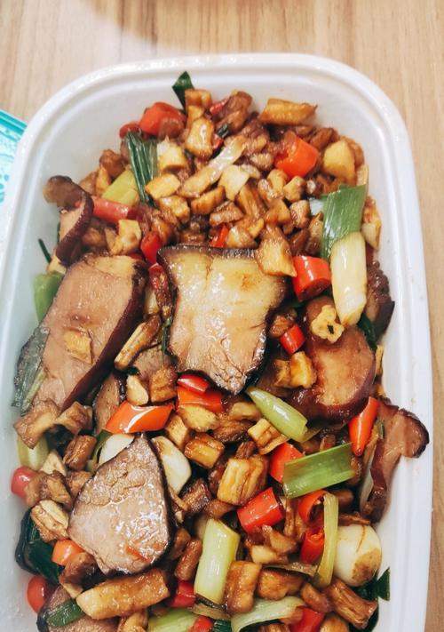 小炒腊肉怎么做？详细步骤和技巧是什么？  第1张
