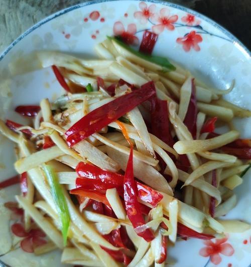 小炒茭白怎么做？简单易学的家常菜做法是什么？